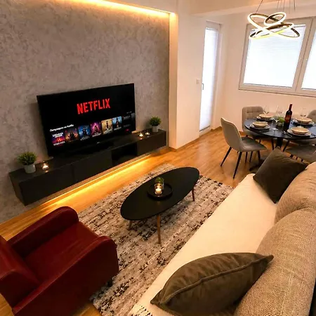 Modern Luxury - Prime Location - Free Parking *