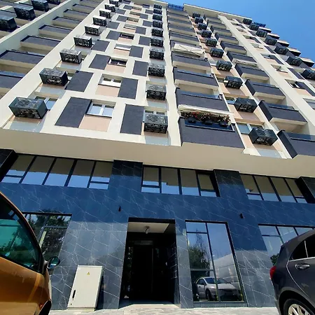 Modern Luxury - Prime Location - Free Parking Apartment Skopje